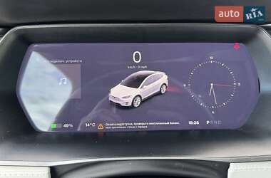 Позашляховик / Кросовер Tesla Model X 2019 в 
