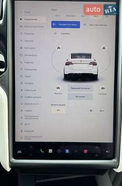Позашляховик / Кросовер Tesla Model X 2019 в 