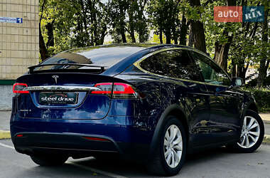 Позашляховик / Кросовер Tesla Model X 2017 в 