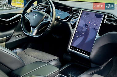Позашляховик / Кросовер Tesla Model X 2017 в 