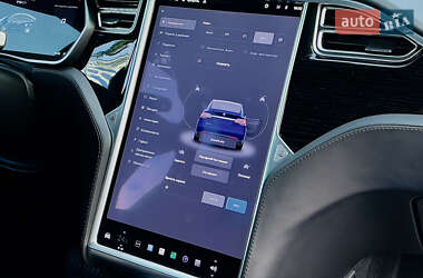 Позашляховик / Кросовер Tesla Model X 2017 в 