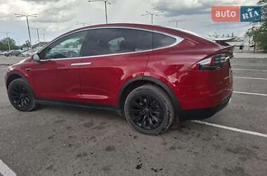 Позашляховик / Кросовер Tesla Model X 2017 в 