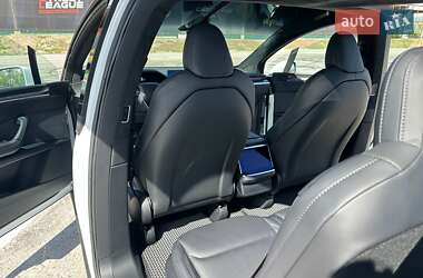 Позашляховик / Кросовер Tesla Model X 2022 в 