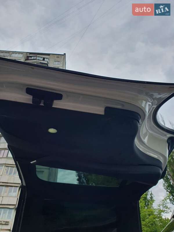 Позашляховик / Кросовер Tesla Model X 2016 в Києві