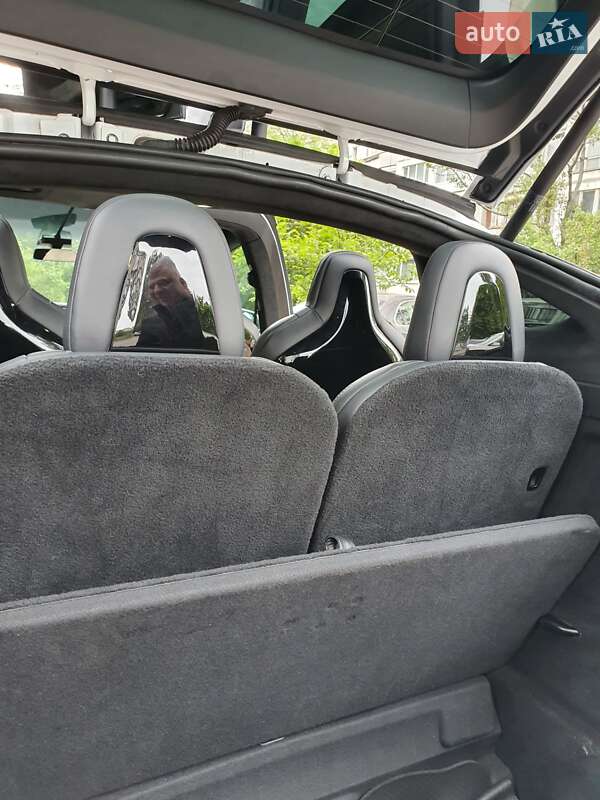 Позашляховик / Кросовер Tesla Model X 2016 в Києві