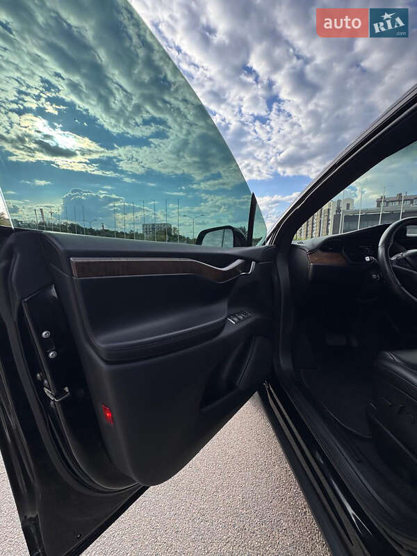 Позашляховик / Кросовер Tesla Model X 2020 в Києві