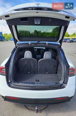 Внедорожник / Кроссовер Tesla Model X 2018 в 