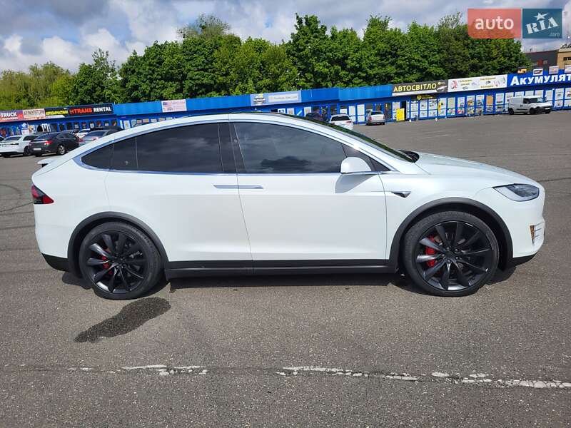 Внедорожник / Кроссовер Tesla Model X 2018 в 