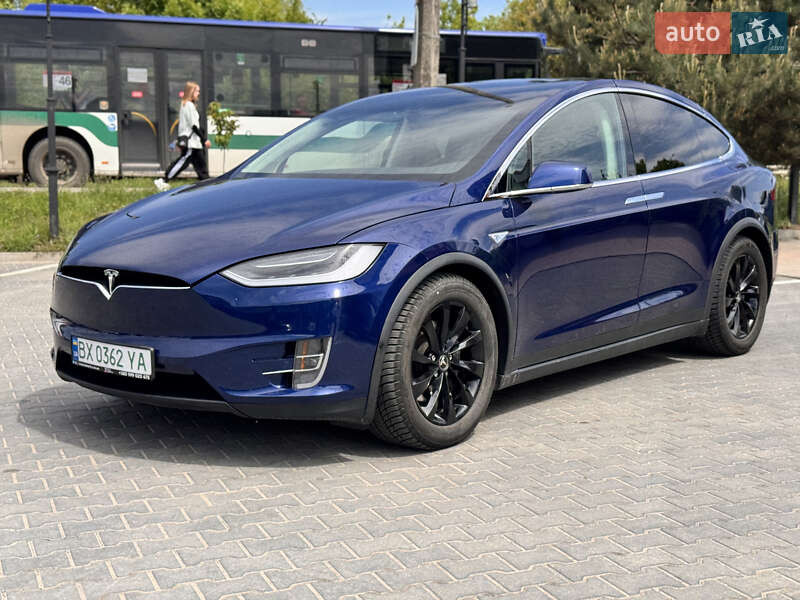 Позашляховик / Кросовер Tesla Model X 2016 в Хмельницькому