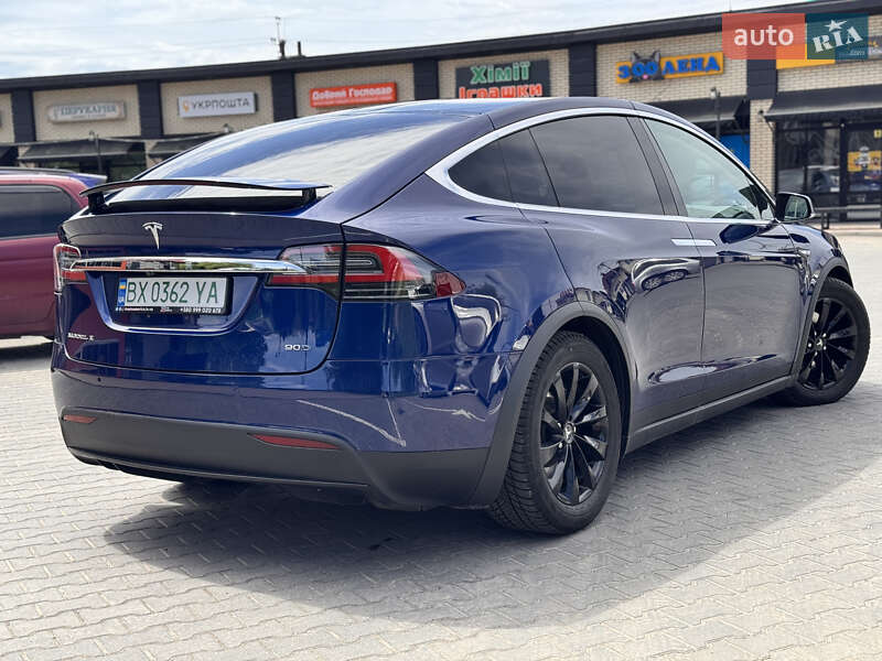 Позашляховик / Кросовер Tesla Model X 2016 в Хмельницькому