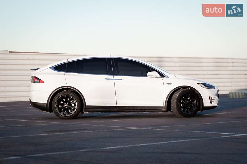 Внедорожник / Кроссовер Tesla Model X 2016 в Львове