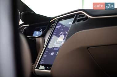 Позашляховик / Кросовер Tesla Model X 2016 в 