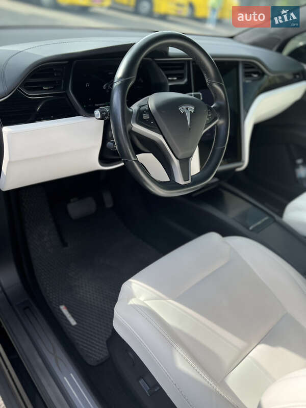 Позашляховик / Кросовер Tesla Model X 2018 в Миколаєві