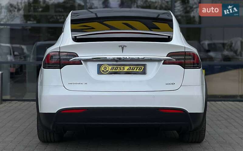 Позашляховик / Кросовер Tesla Model X 2018 в Івано-Франківську