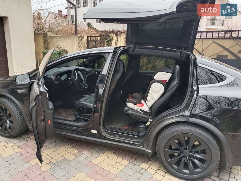 Позашляховик / Кросовер Tesla Model X 2016 в Одесі фото 12 Позашляховик / Кросовер Tesla Model X 2016 в Одесі