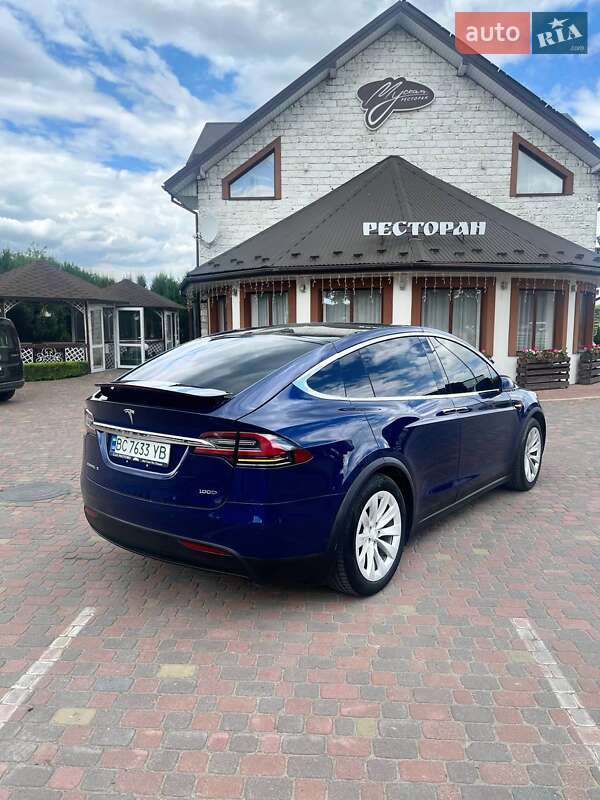 Внедорожник / Кроссовер Tesla Model X 2018 в Новояворовске