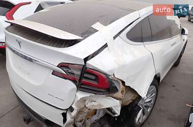 Позашляховик / Кросовер Tesla Model X 2020 в 