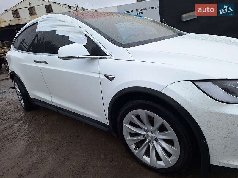 Позашляховик / Кросовер Tesla Model X 2020 в Києві фото 35 Позашляховик / Кросовер Tesla Model X 2020 в Києві