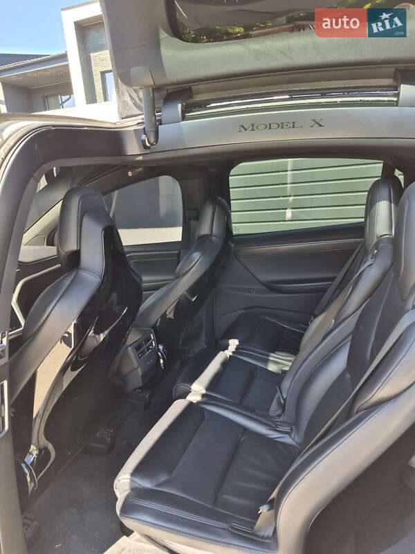 Позашляховик / Кросовер Tesla Model X 2016 в Тернополі