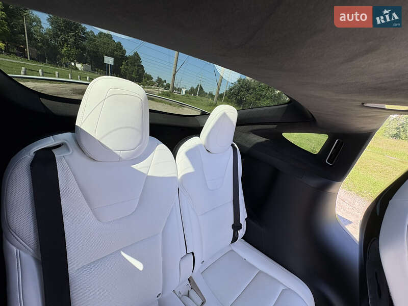Позашляховик / Кросовер Tesla Model X 2017 в Києві