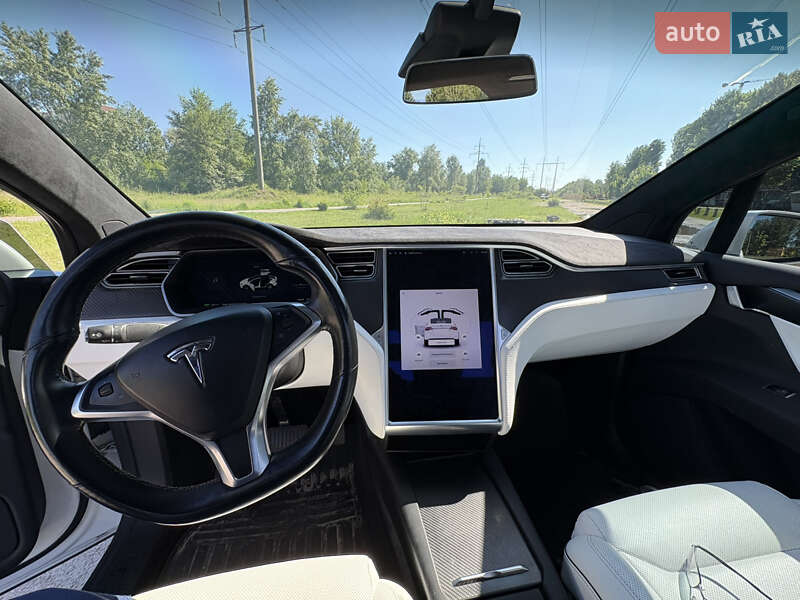 Позашляховик / Кросовер Tesla Model X 2017 в Києві