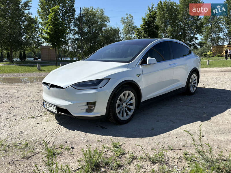 Позашляховик / Кросовер Tesla Model X 2017 в Києві