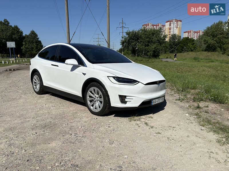 Позашляховик / Кросовер Tesla Model X 2017 в Києві
