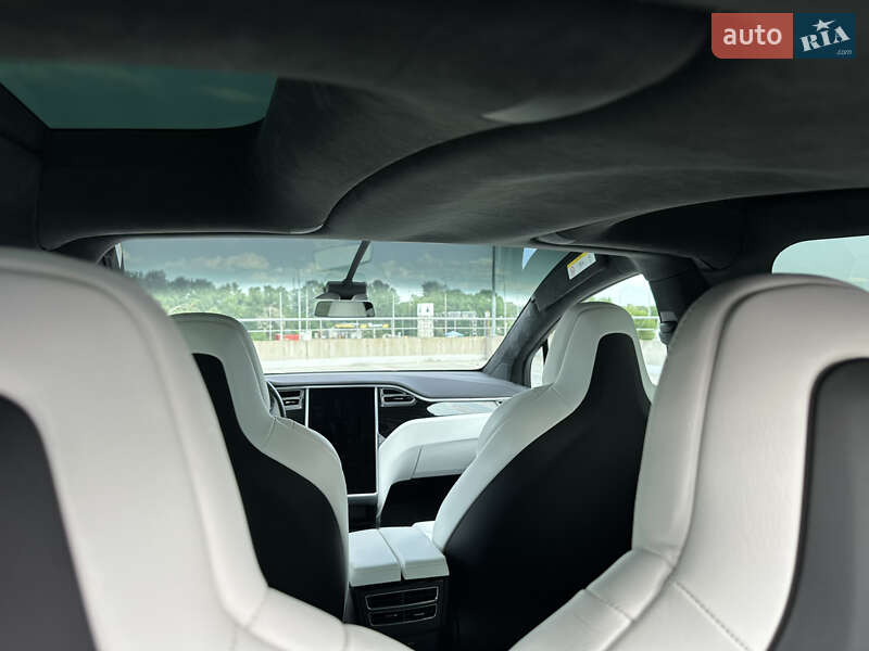 Позашляховик / Кросовер Tesla Model X 2017 в Києві