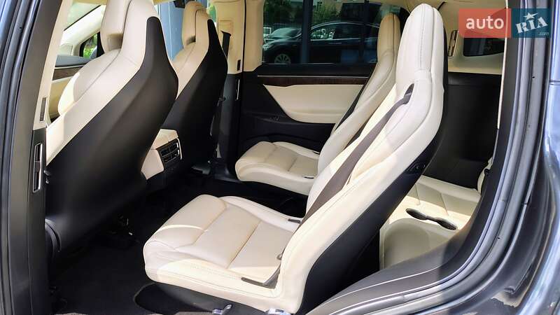 Позашляховик / Кросовер Tesla Model X 2018 в Києві