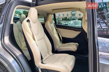 Позашляховик / Кросовер Tesla Model X 2018 в 