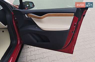 Позашляховик / Кросовер Tesla Model X 2019 в 