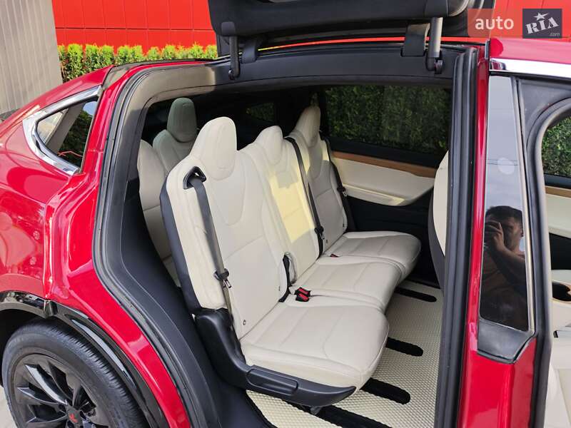 Внедорожник / Кроссовер Tesla Model X 2019 в Виннице