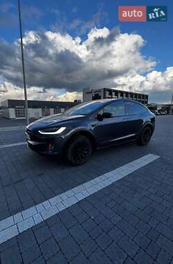 Внедорожник / Кроссовер Tesla Model X 2020 в 