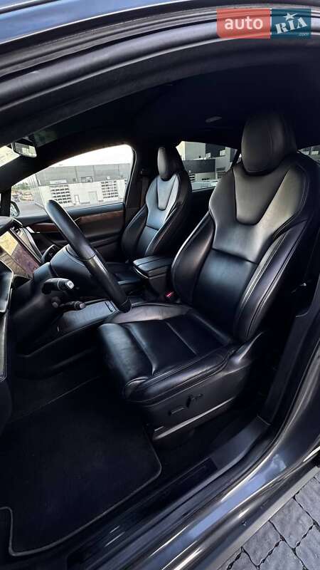 Позашляховик / Кросовер Tesla Model X 2020 в Львові