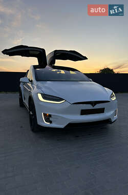Позашляховик / Кросовер Tesla Model X 2020 в Тернополі