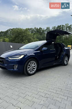 Внедорожник / Кроссовер Tesla Model X 2017 в 