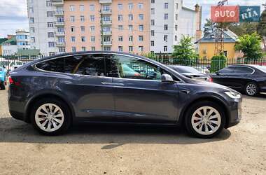 Позашляховик / Кросовер Tesla Model X 2018 в 
