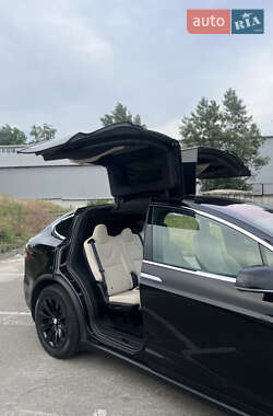 Позашляховик / Кросовер Tesla Model X 2020 в 
