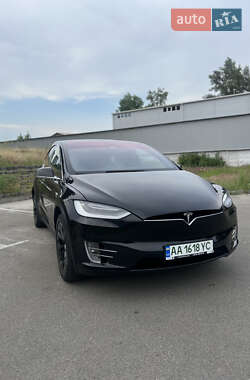 Позашляховик / Кросовер Tesla Model X 2020 в 