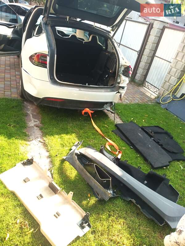 Позашляховик / Кросовер Tesla Model X 2020 в Києві фото 4 Позашляховик / Кросовер Tesla Model X 2020 в Києві