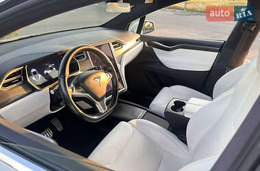 Позашляховик / Кросовер Tesla Model X 2018 в 
