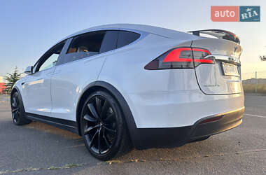 Позашляховик / Кросовер Tesla Model X 2018 в 