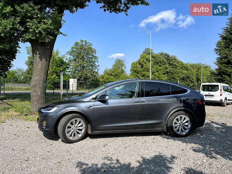 Позашляховик / Кросовер Tesla Model X 2018 в Вінниці