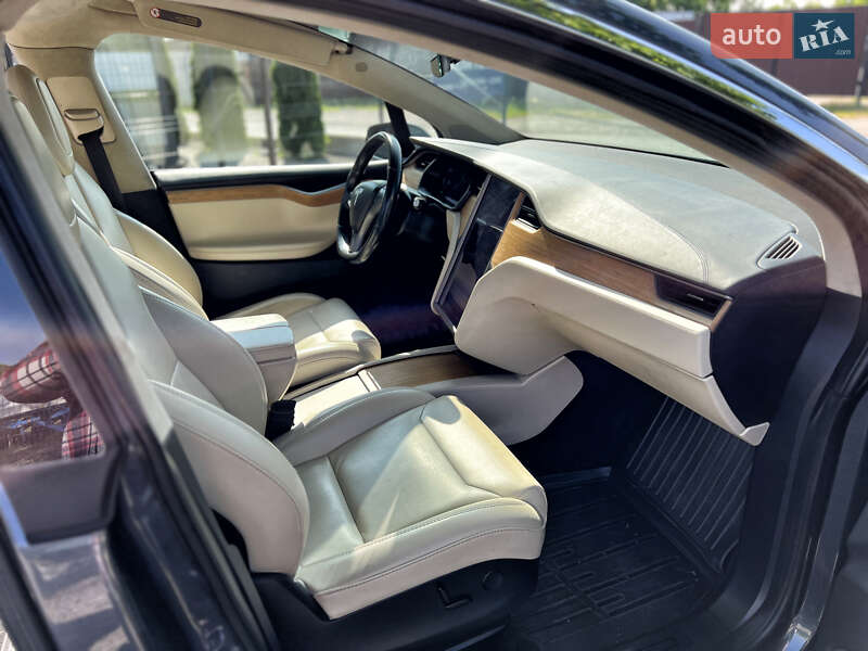 Позашляховик / Кросовер Tesla Model X 2018 в Вінниці