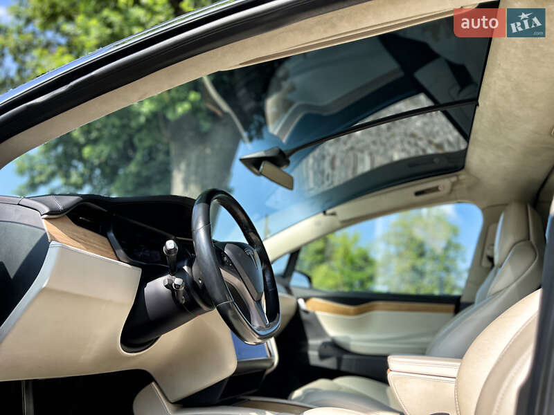 Позашляховик / Кросовер Tesla Model X 2018 в Вінниці