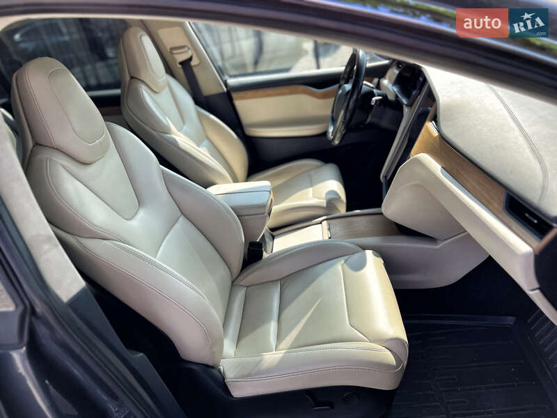 Позашляховик / Кросовер Tesla Model X 2018 в Вінниці