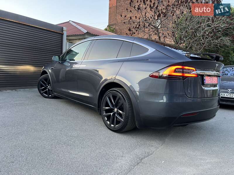 Позашляховик / Кросовер Tesla Model X 2019 в Харкові