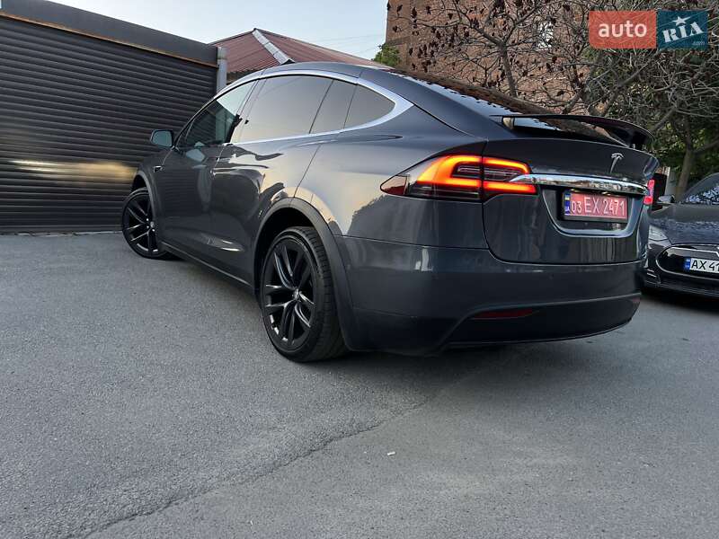 Позашляховик / Кросовер Tesla Model X 2019 в Харкові
