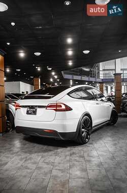 Внедорожник / Кроссовер Tesla Model X 2023 в 