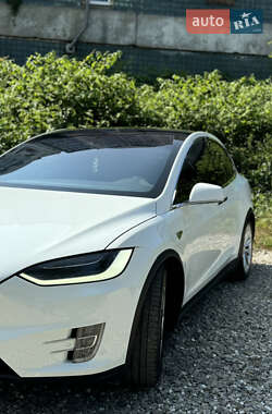 Внедорожник / Кроссовер Tesla Model X 2016 в 